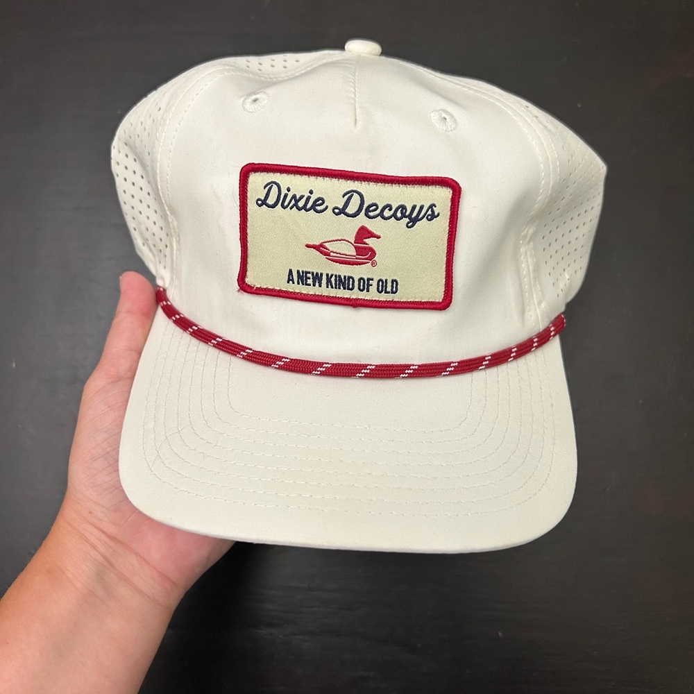 Dixie Decoys white and Red Cap
